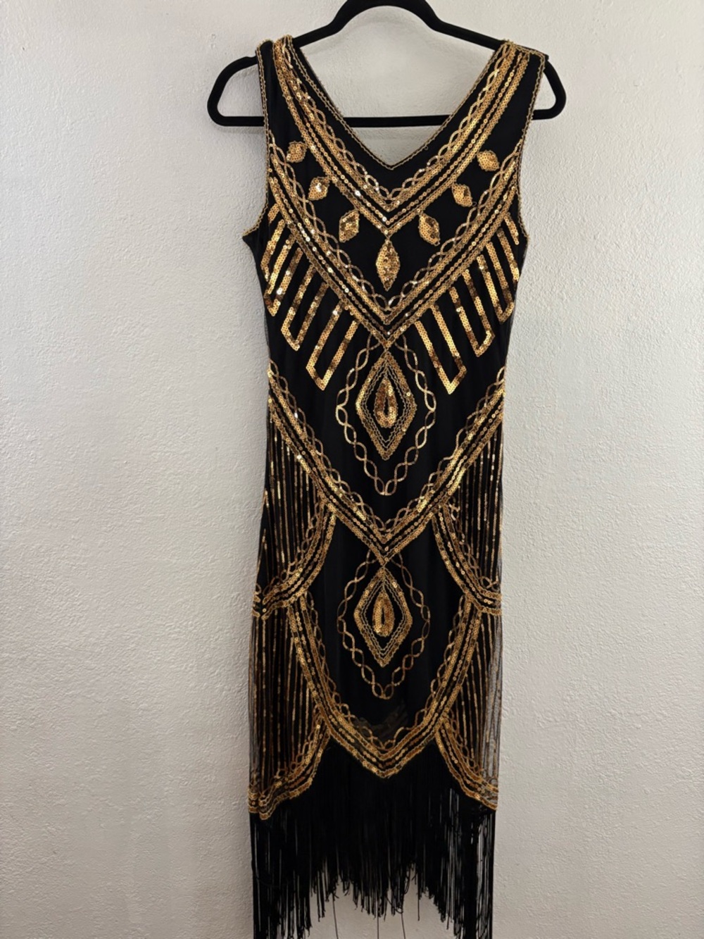Metme Sleeveless V-neck Art Deco sequin and bead embellishments fringe hem M